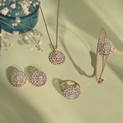 Attractive Round Design Diamond Pendant Set