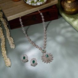 Traditional Floral Diamond Necklace Set