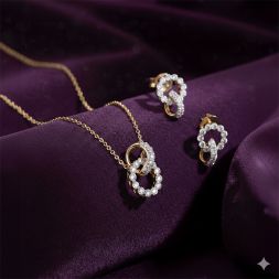 Minimal Yellow Gold Necklace Set