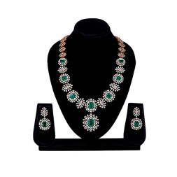 Luminous Diamond and Emerald Necklace Set