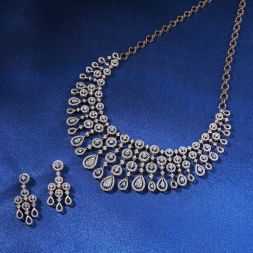 Stunning Jewellery Set in Gold