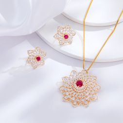 Radiating Diamond and Yellow Gold Pendant Set
