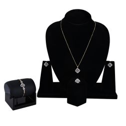 Alluring CloverDesign Diamond Pendant Set