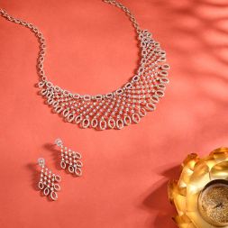 Stylish Chandelier Earrings and Necklace Set in Diamonds