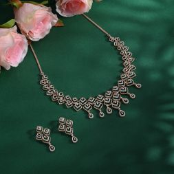 Appealing Diamond Jewellery Set in 14KT Rose Gold