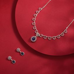 Brilliant Pair of Necklace and Earring with Diamonds