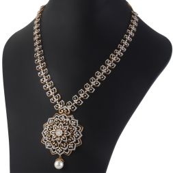 Glamorous Diamond Necklace