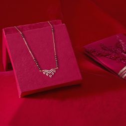 Beautiful Chevron Design Diamond Tanmaniya with Chain