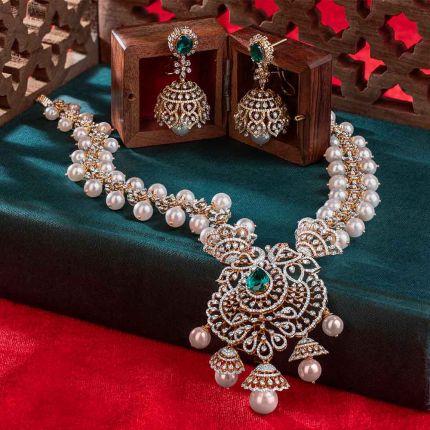 Stunning Green Gemstones and Diamond Jewellery Set