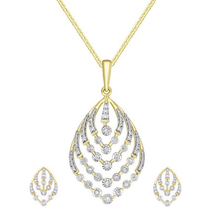 Fashionable Diamond Pendant Set