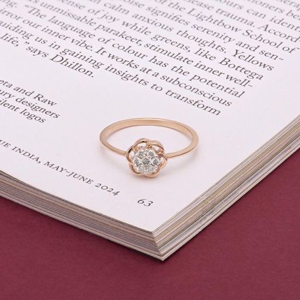 Pretty Diamond and Rose Gold Finger Ring