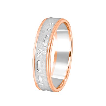 Exquisite Platinum Diamond Ring