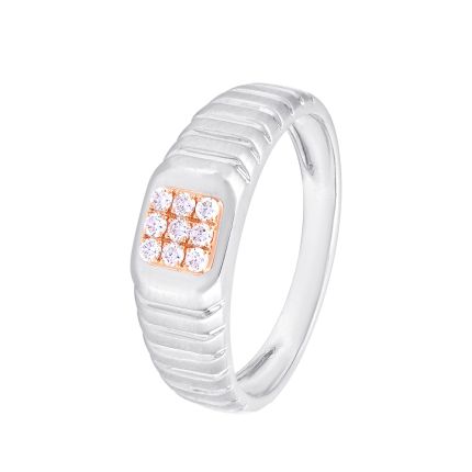 Square Cut Diamond and Platinum Finger Ring