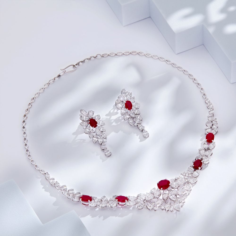 Subtle Diamond and White Gold Cocktail Necklace-Diamond-ONS23A55-D323W0B